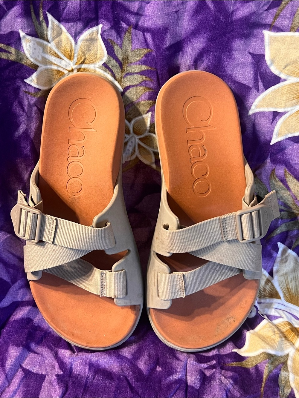 Chaco Chillios Slide Sandals in tan. mens sz 9